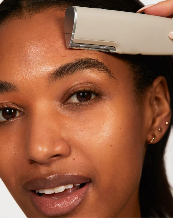 Dermaflash Luxe - Facial Exfoliation And Peach Fuzz Removal - White