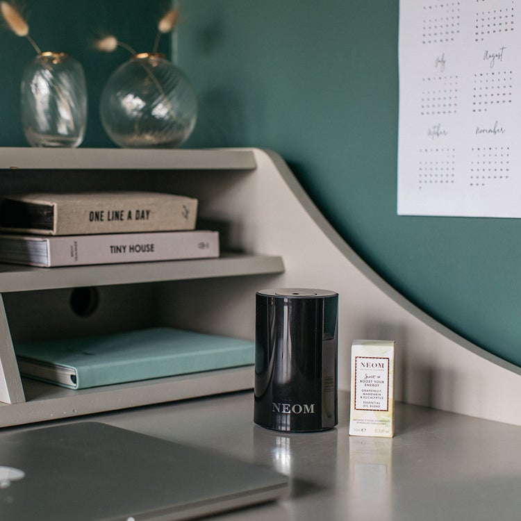 Neom Organics Wellbeing Pod Mini - Essential Oil Diffuser (BLACK)