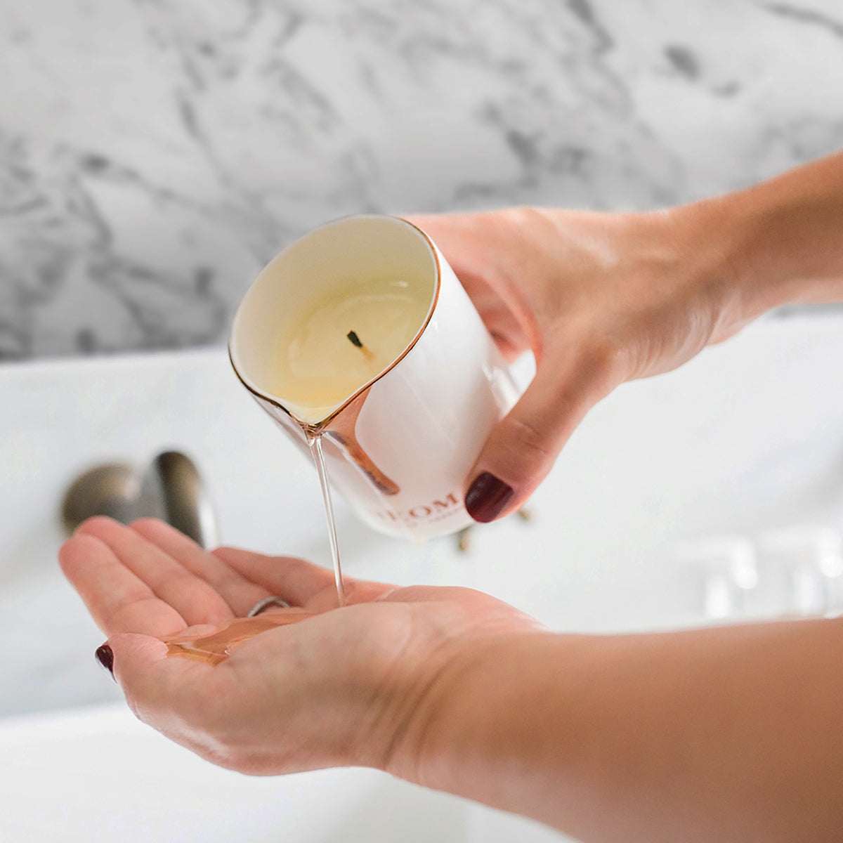 Neom Organics Real Luxury Intensive Skin Treatment Candle 140g