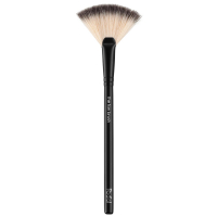 Rodial The Fan Brush 11